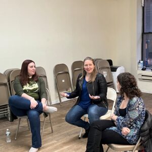 Lindsey Blackhurst teaching people who are seated.